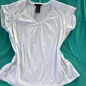 Crochet shoulder T-shirt